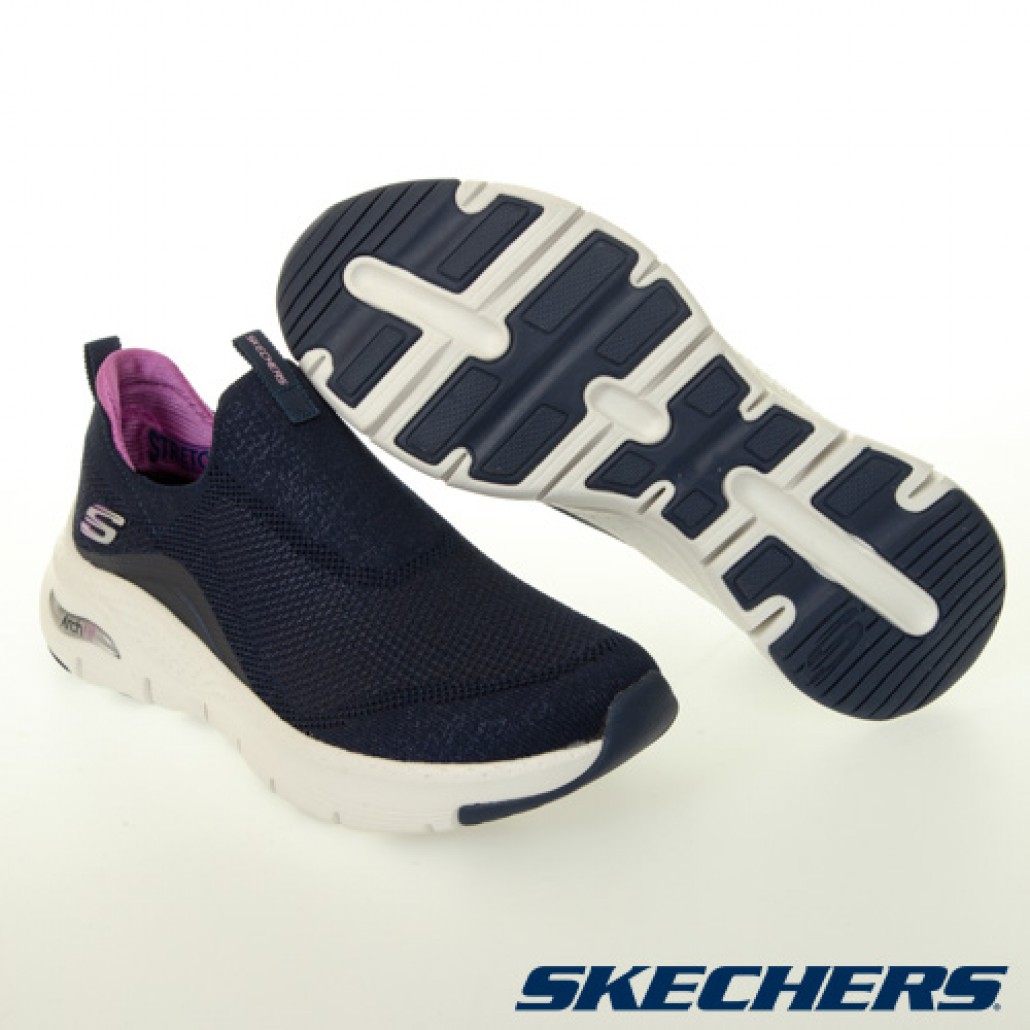 SKECHERS