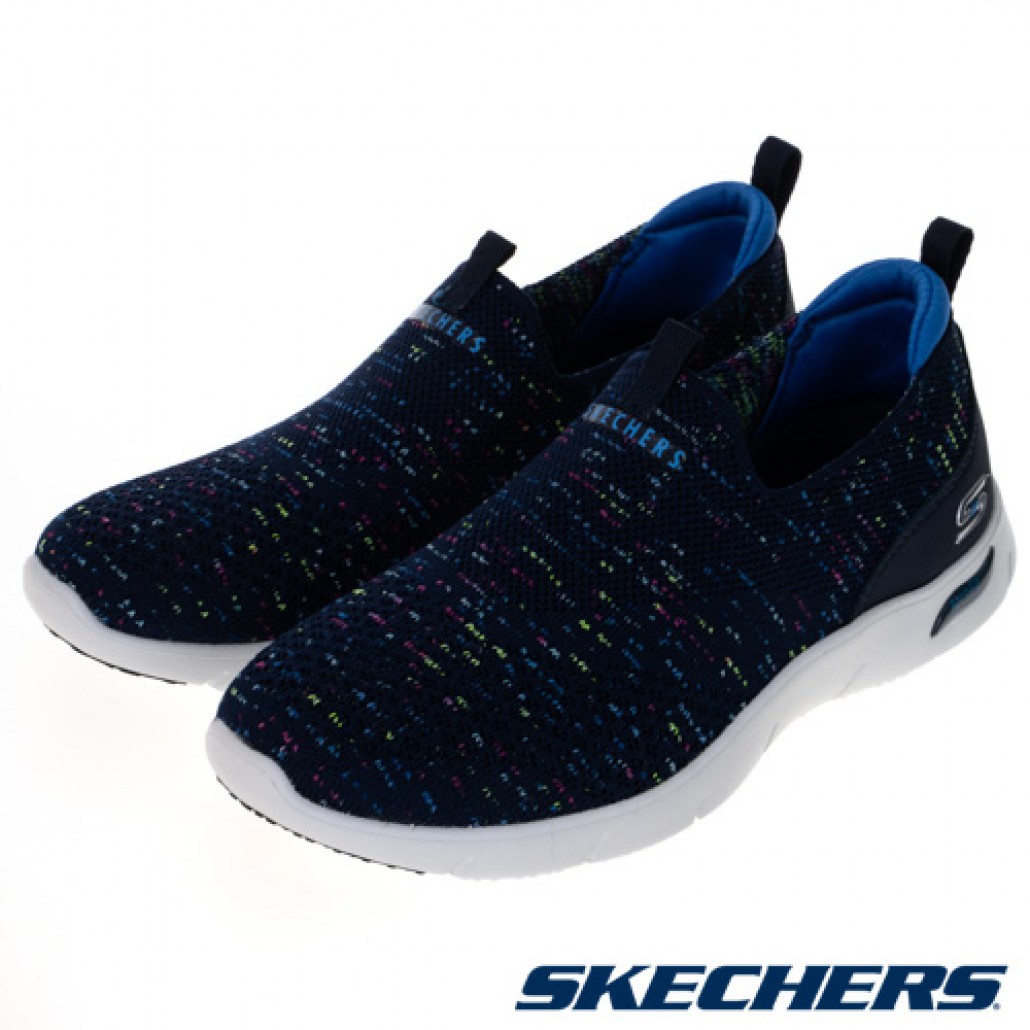 skechers_20221204183345_782763.jpg