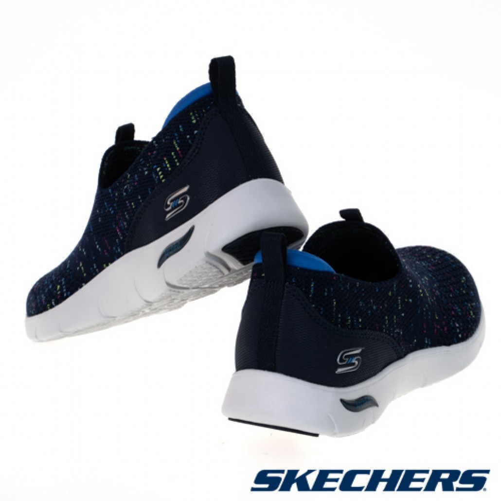 skechers_20221204183346_556873.jpg