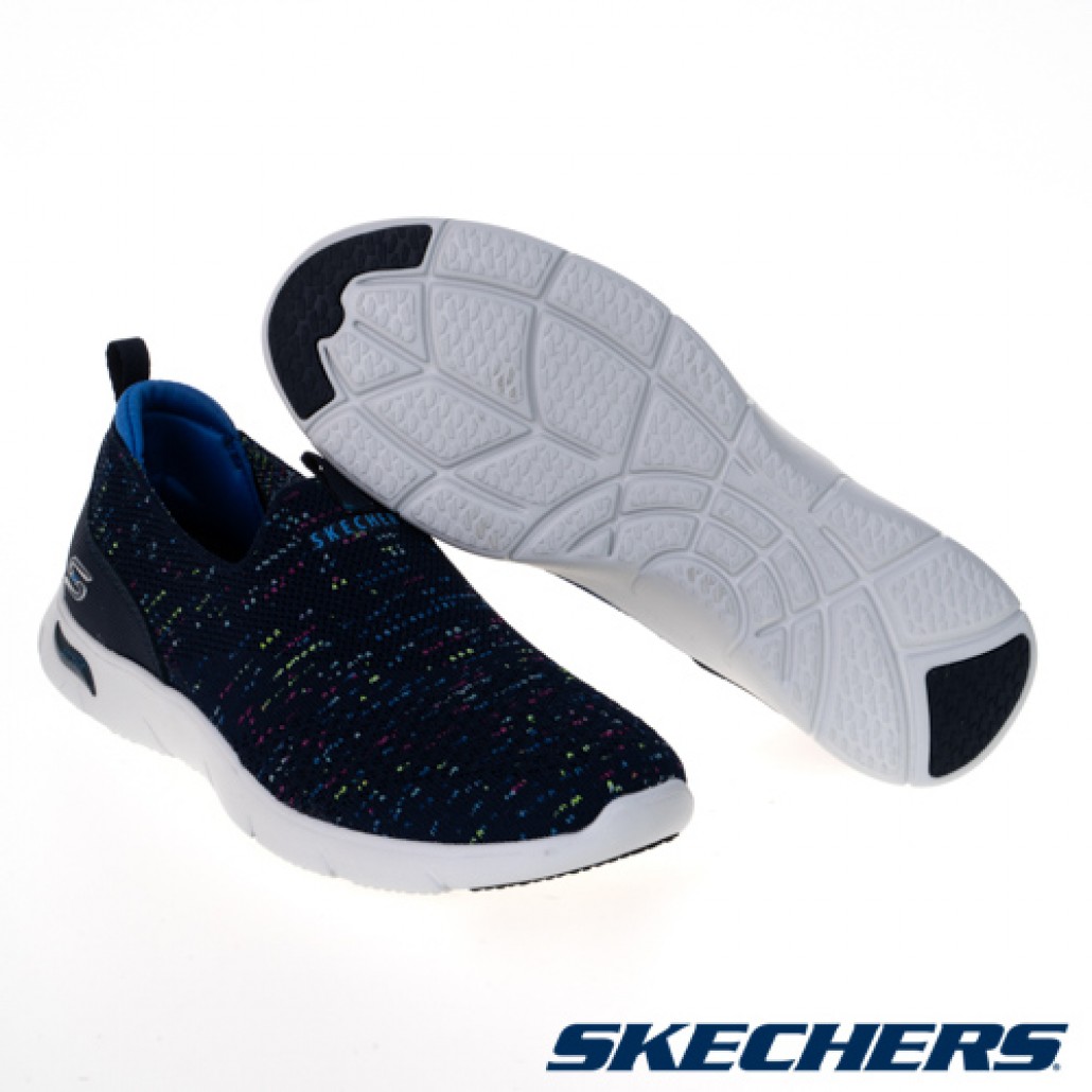 skechers_20221204183346_577362.jpg