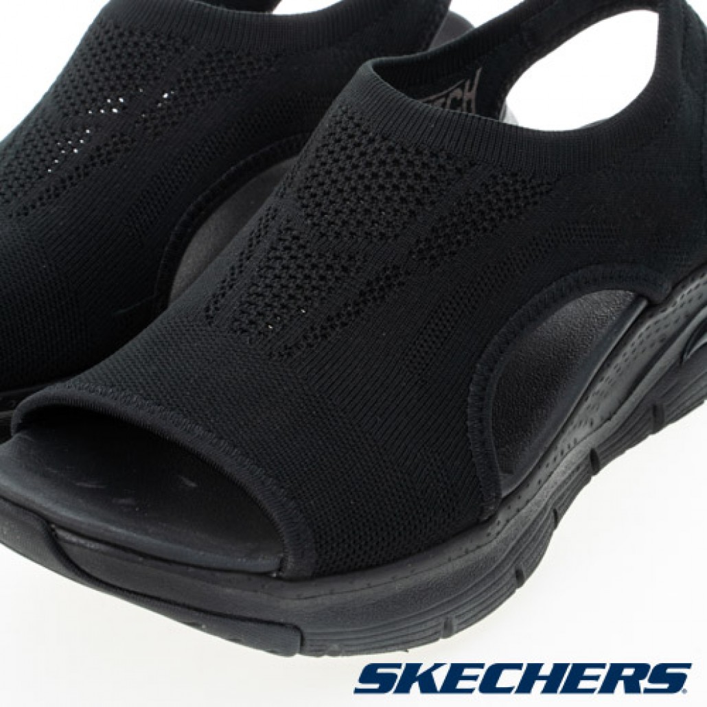 skechers_20230407232811_502200.jpg