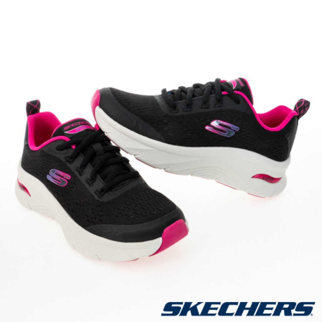 skechers_20230407232828_324036.jpg