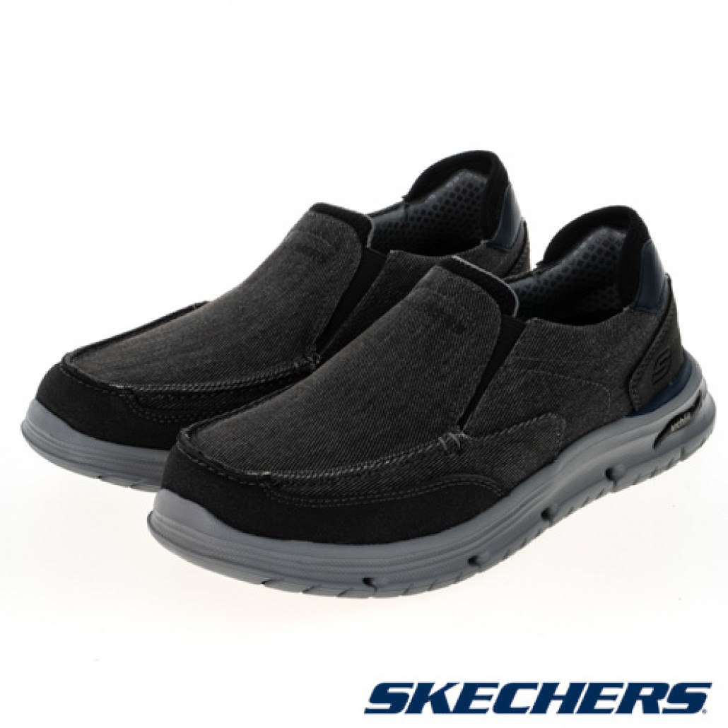 skechers_20230428105238_586398.jpg