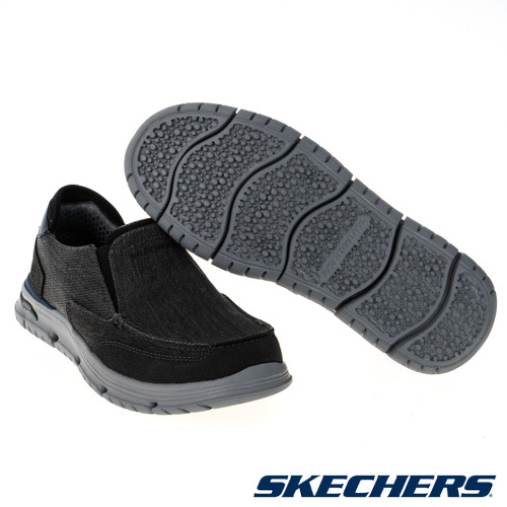 skechers_20230428105239_731632.jpg