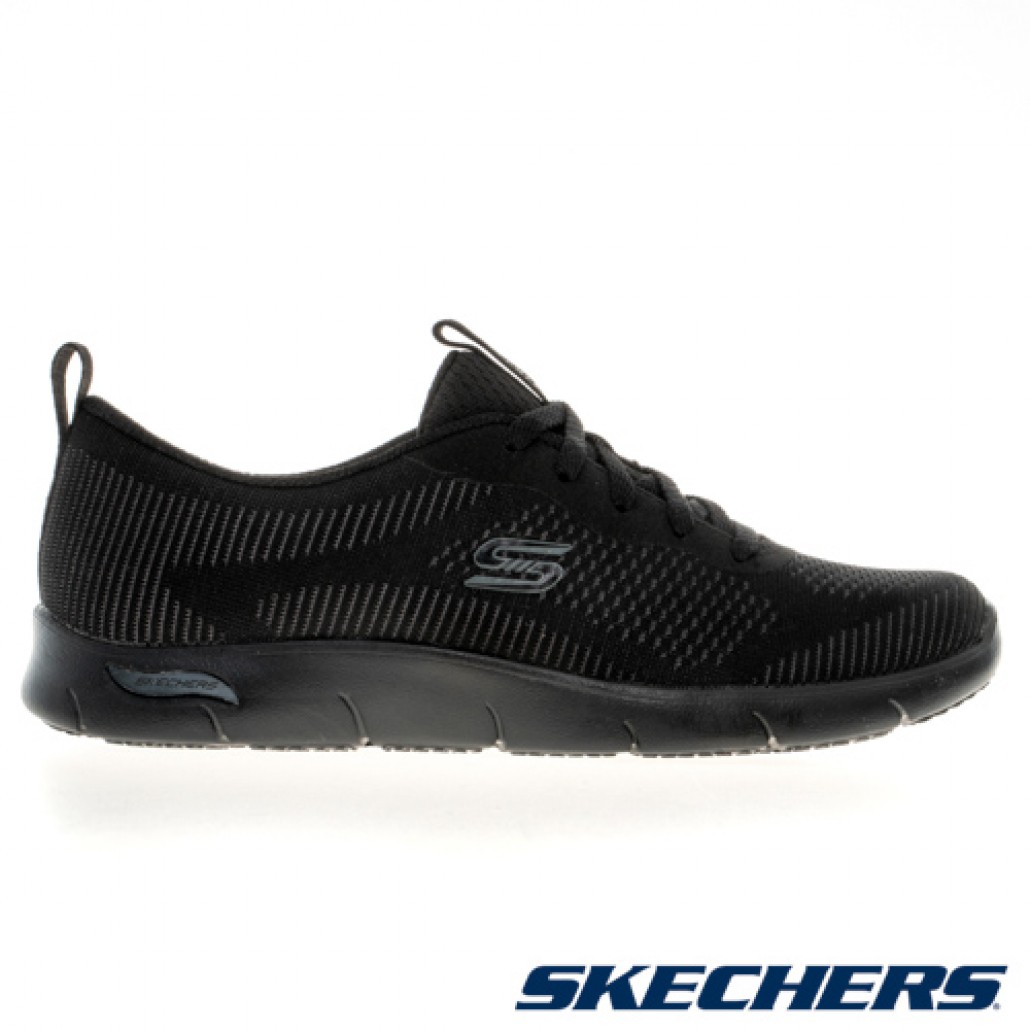 skechers_20230509103832_336416.jpg