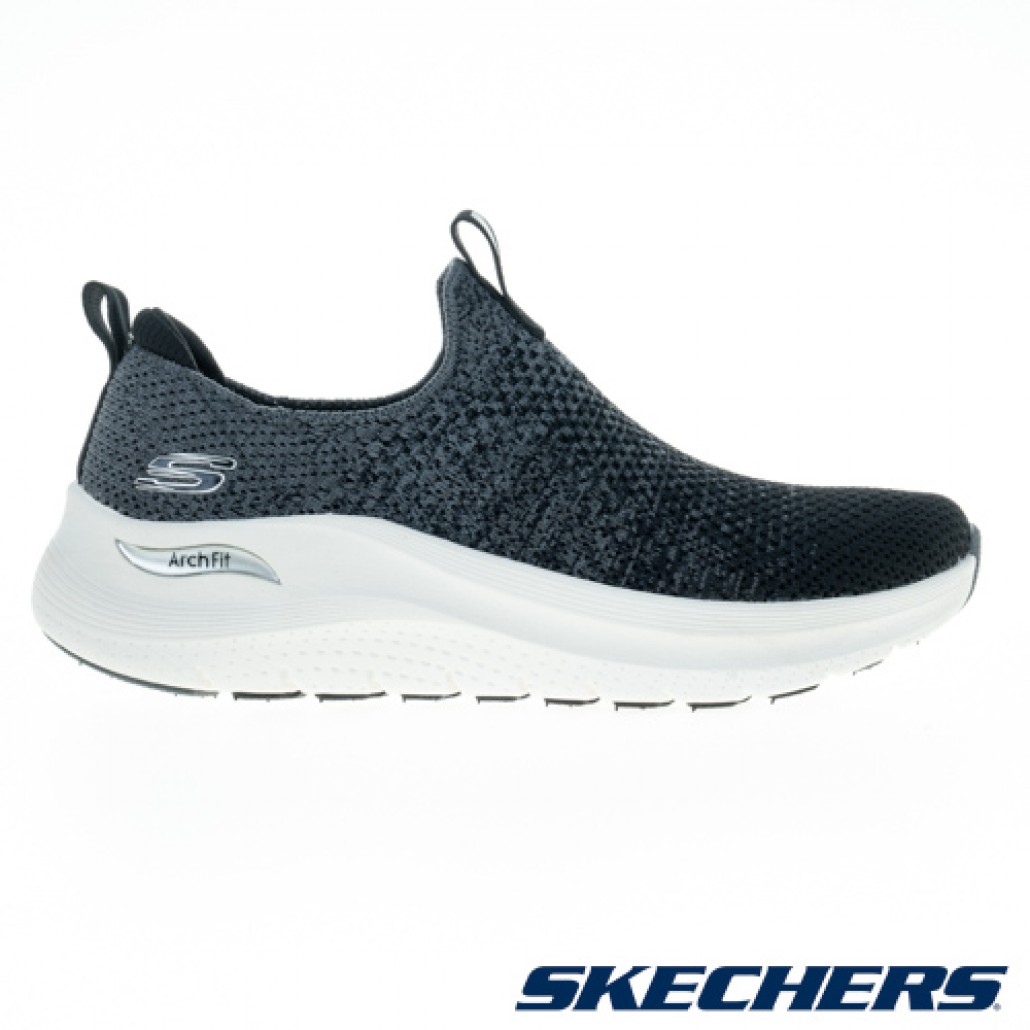 skechers_20231208010113_704647.jpg