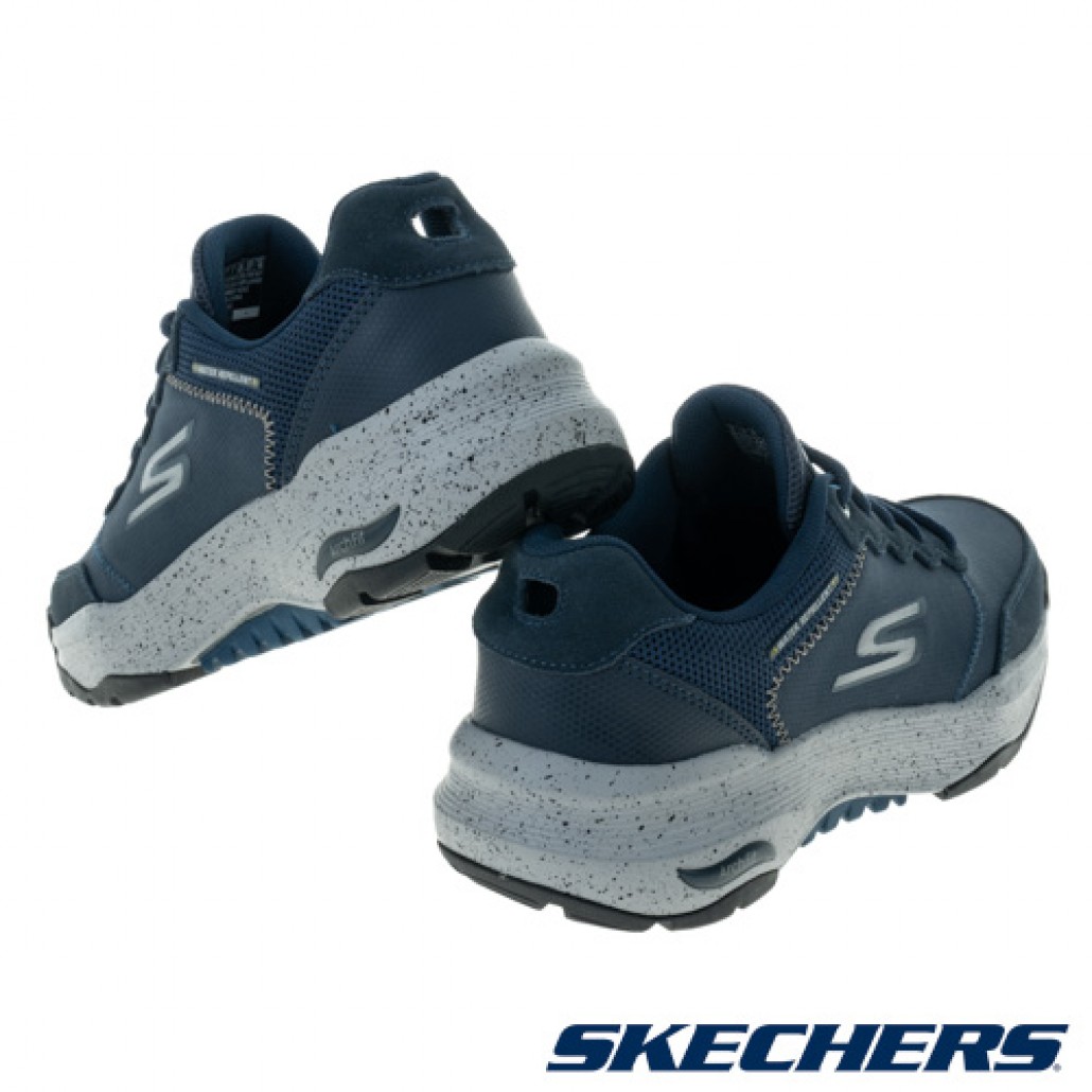 skechers_20231208010123_526663.jpg