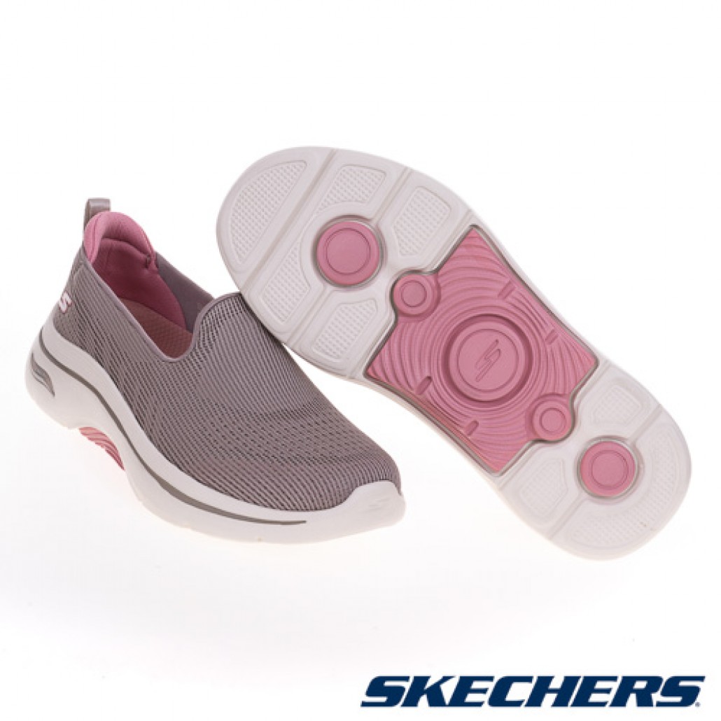 skechers_20240918160331_370784.jpg