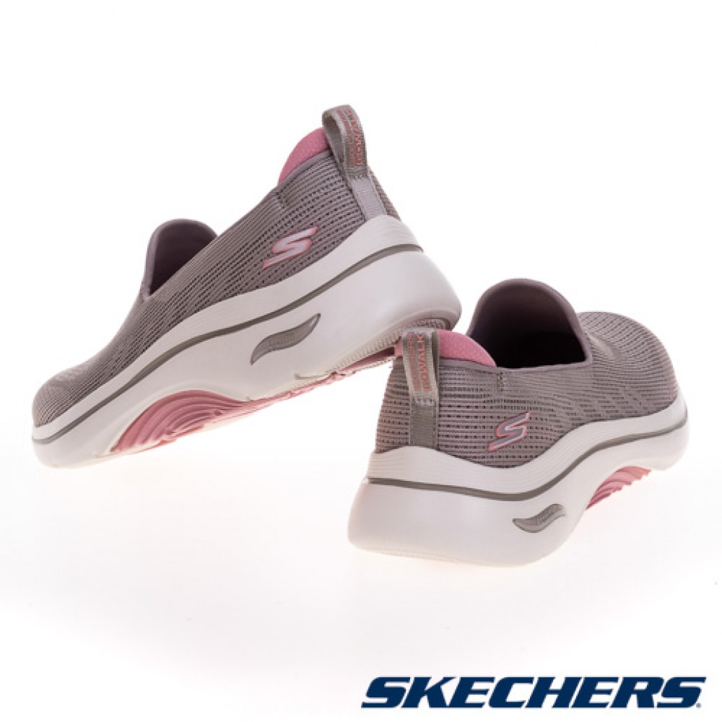 skechers_20240918160331_801626.jpg