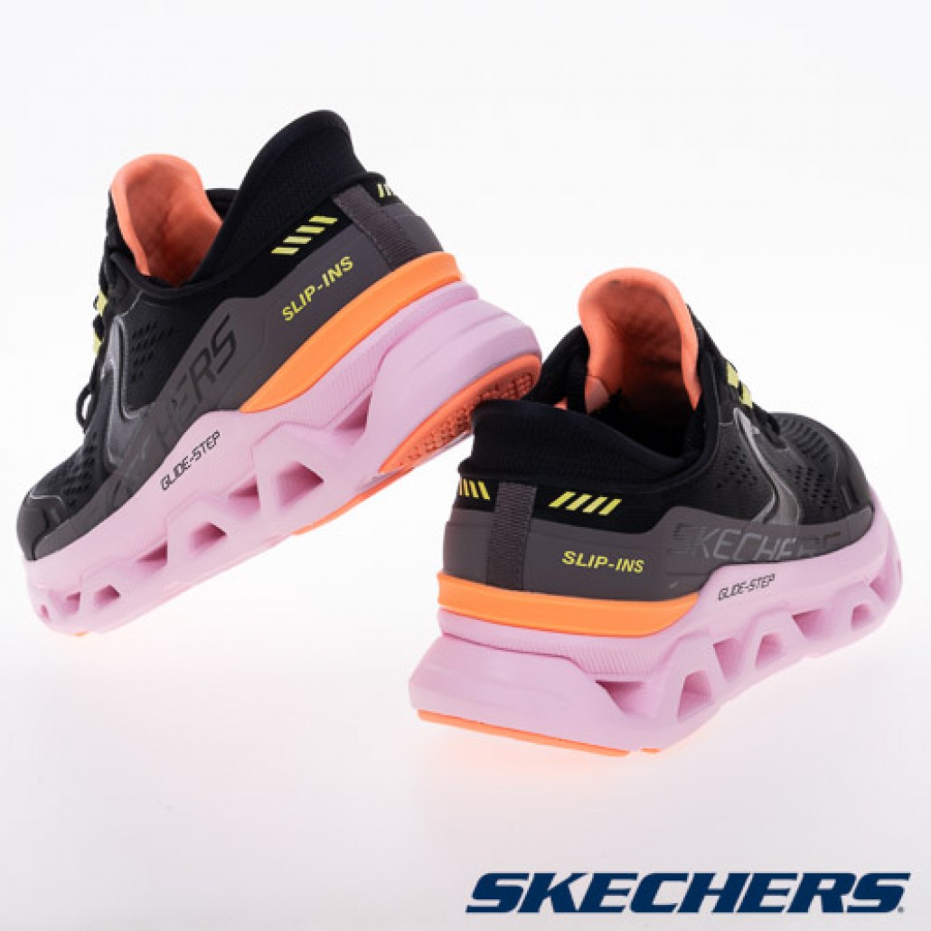 skechers_20241029184212_541869.jpg