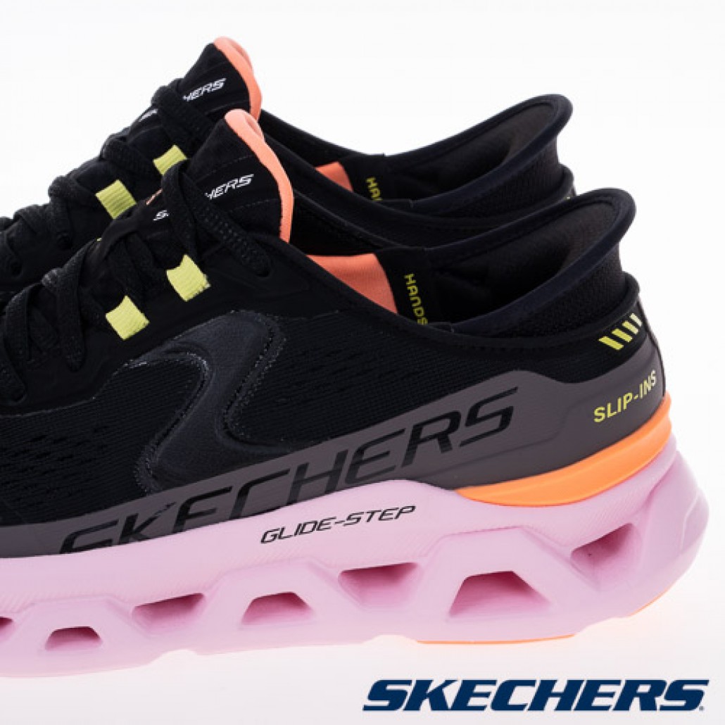 skechers_20241029184212_675417.jpg