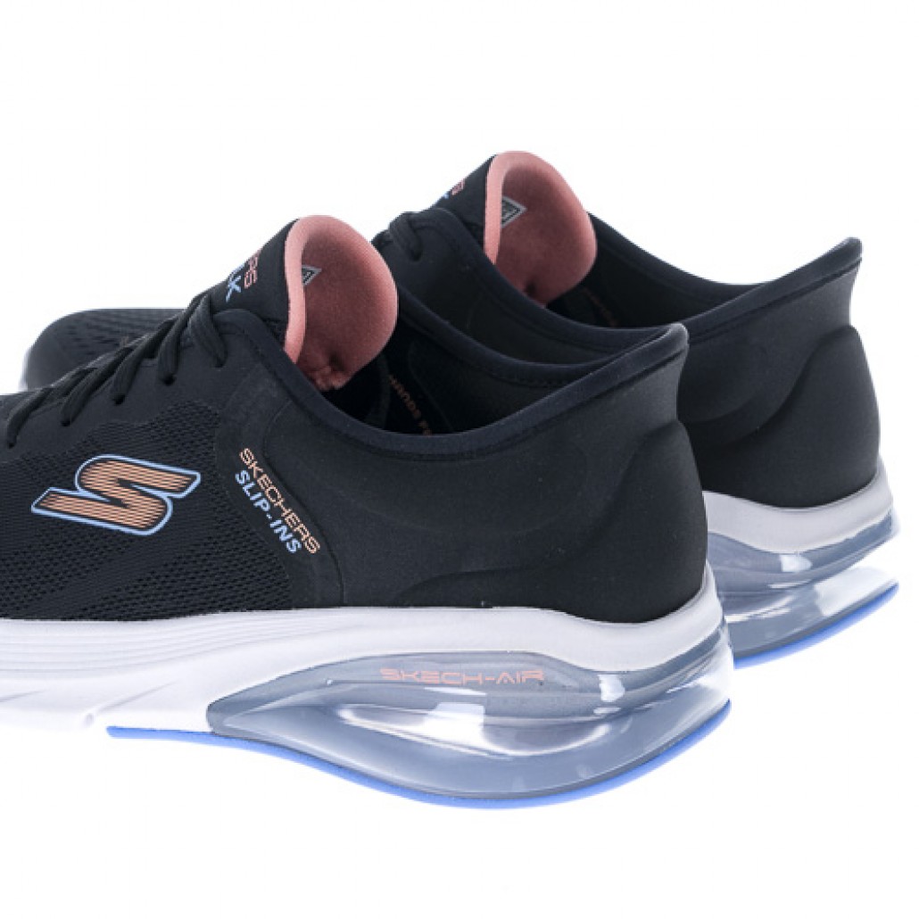 skechers_20250703175400_321573.jpg