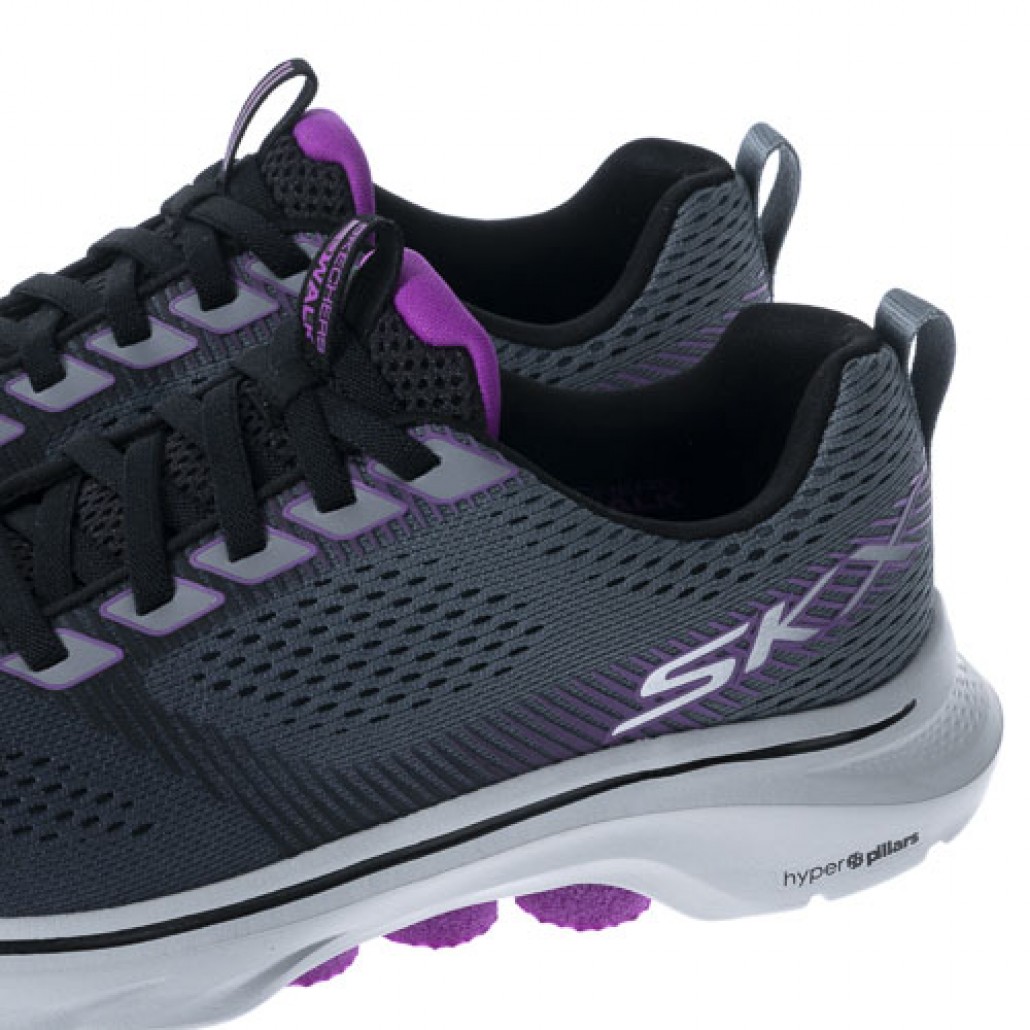 skechers_20250703175506_527091.jpg