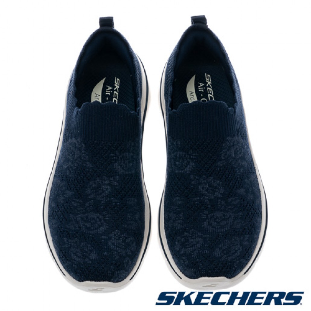 skechers_20250816125450_990841.jpg