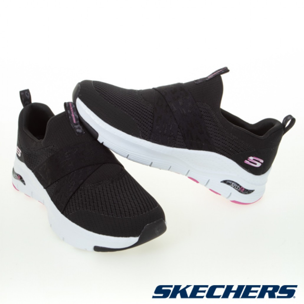 skechers_20220305232229_548903.jpg