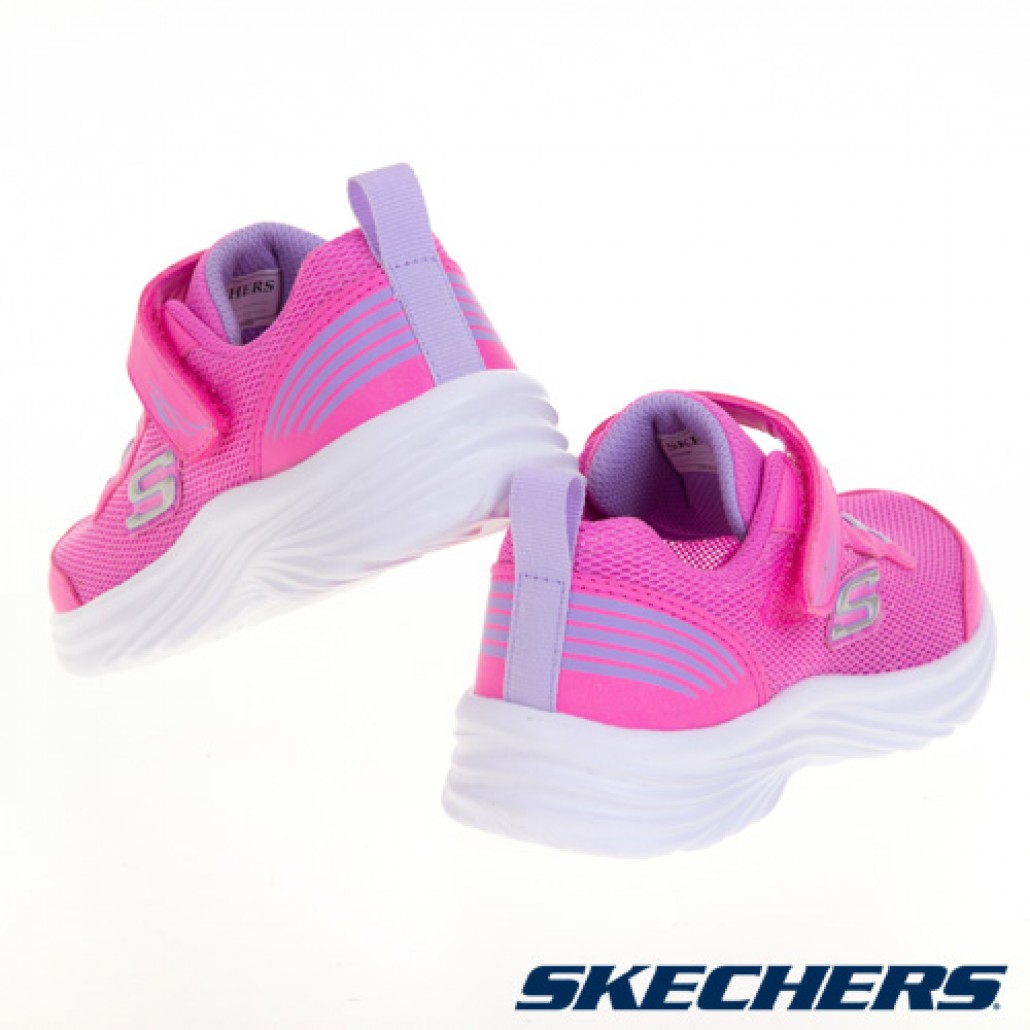 skechers_20220722165509_567526.jpg