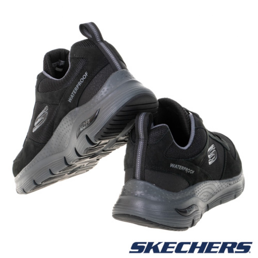 skechers_20221227173624_847146.jpg