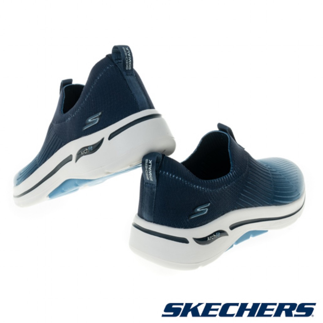 skechers_20231208010007_594308.jpg