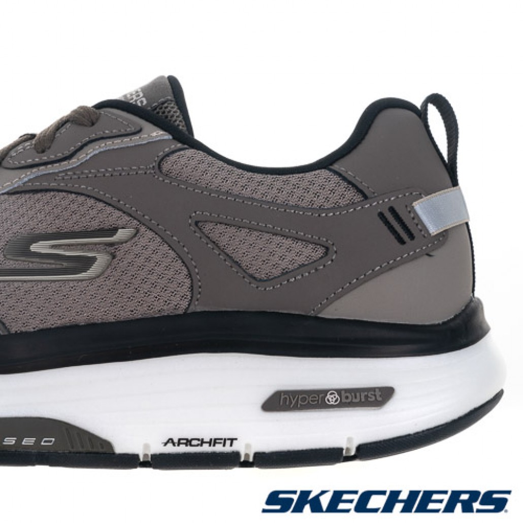 skechers_20231208010040_596500.jpg