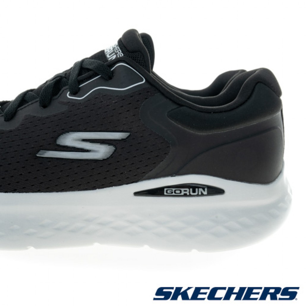 skechers_20231208010108_482839.jpg
