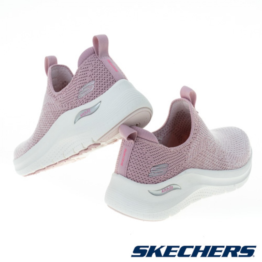 skechers_20231208010115_193673.jpg