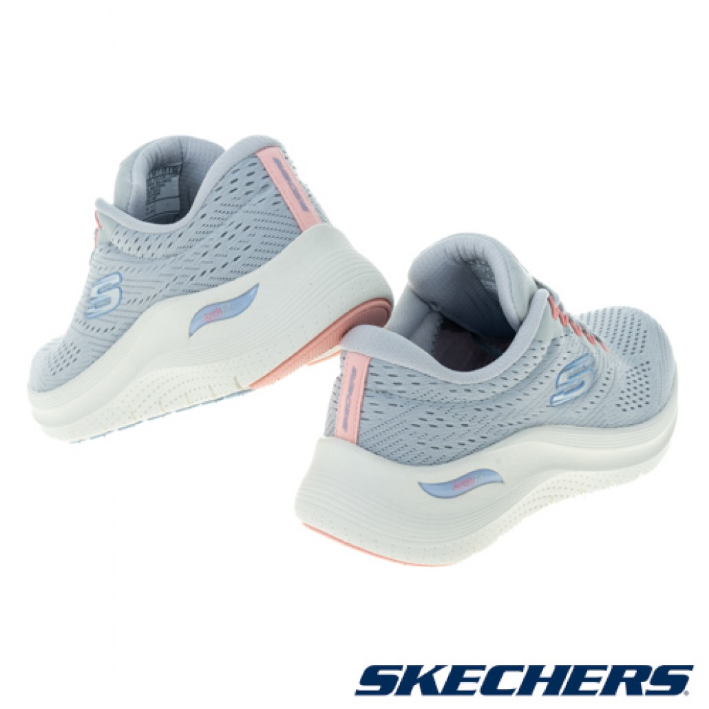 skechers_20231208010118_885855.jpg