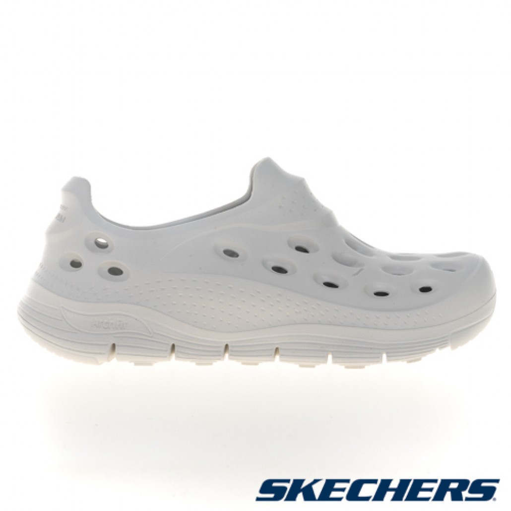 skechers_20231219180853_858196.jpg