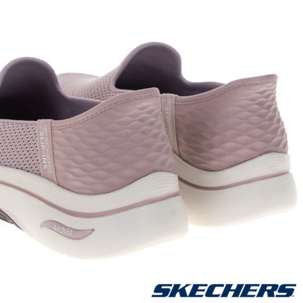 skechers_20240317210600_537238.jpg