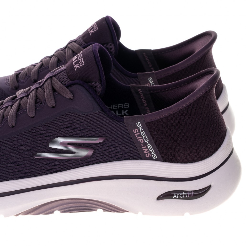 skechers_20240711181904_516578.jpg