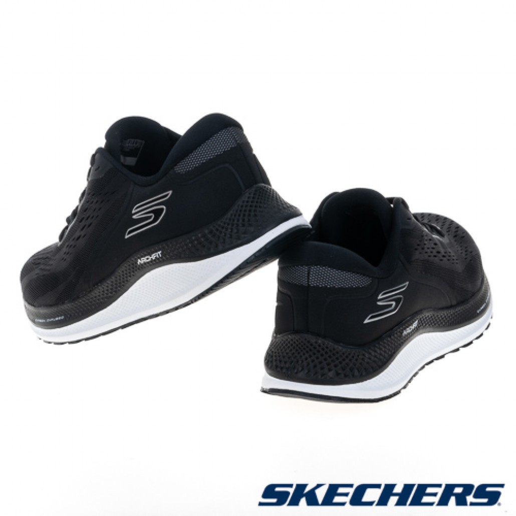 skechers_20241028173314_257232.jpg