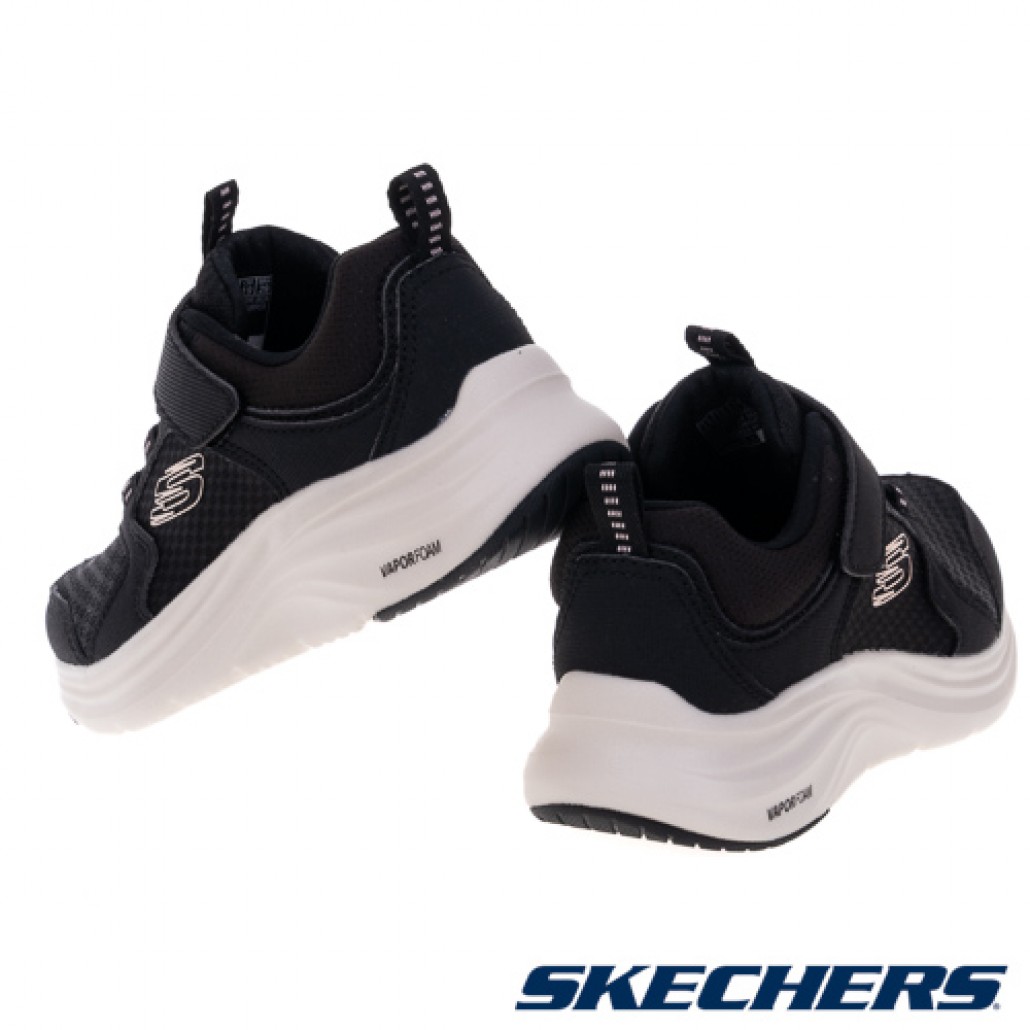 skechers_20241029184143_447769.jpg